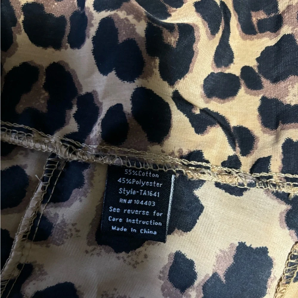 🚨4X$25🚨 Animal print blazer - Picture 6 of 6